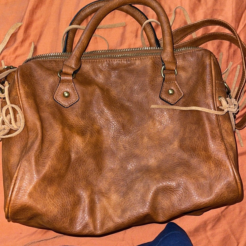 Dolce Vita small faux tan leather duffel bag gold studded - Picture 6 of 6